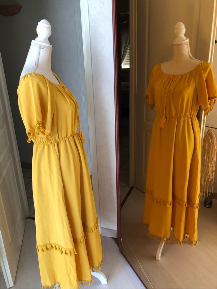 Jolie robe jaune pompon - photo numéro 3