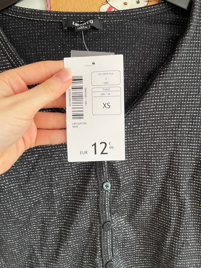 Tee shirt à manches longues noir à liserés argentés, taille Xs, marque Liberto. - photo numéro 3