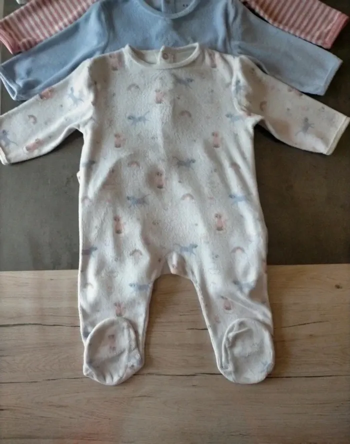 Pyjamas 12 mois - photo numéro 2