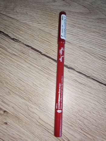 Crayon à lèvres rouge Peggy sage