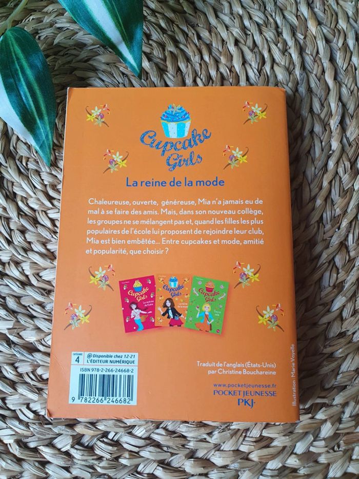 Livre Cupcake girls tome 2 - La reine de la mode - photo numéro 2