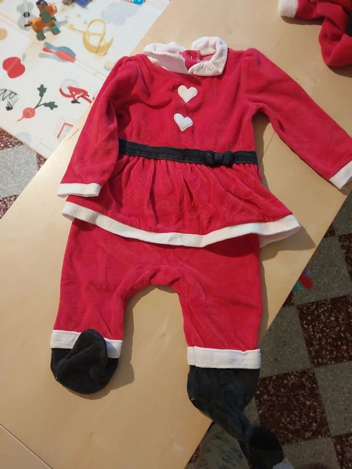Robe noel et pyjama 12 mois - photo numéro 3