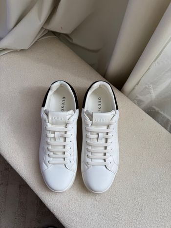 Baskets hommes Guess - État comme neuf - Pointure 41