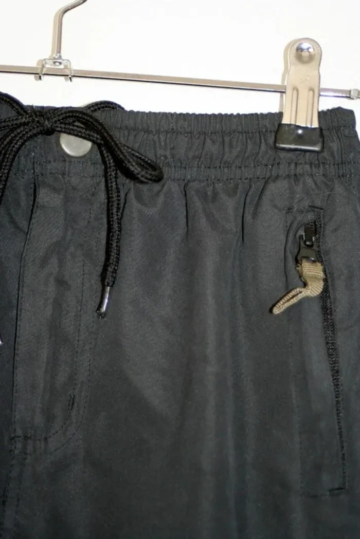 Bermuda noir marque Sandsoil, taille 10 ans - photo numéro 3