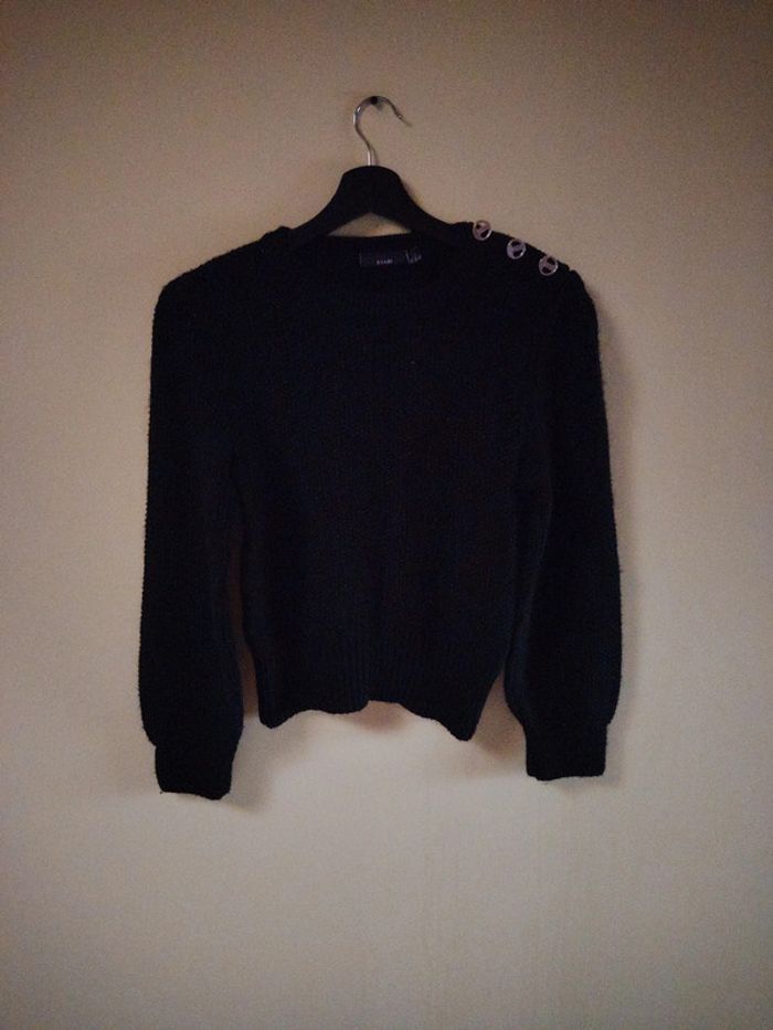 Pull noir