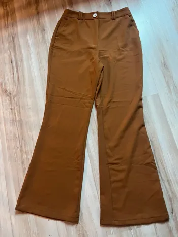 pantalon flare marron bershka
