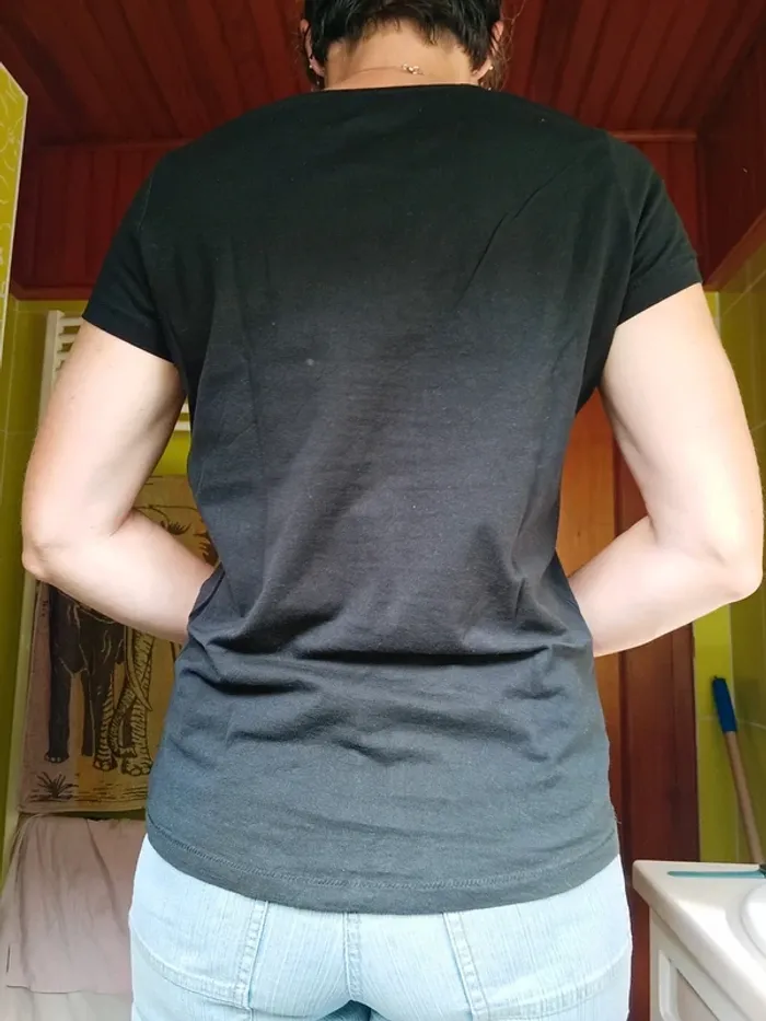 T-shirt femme noir la fée pas chier! - photo numéro 4