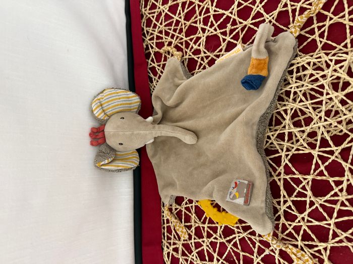 Moulin Roty Les Papoums Doudou plat éléphant beige