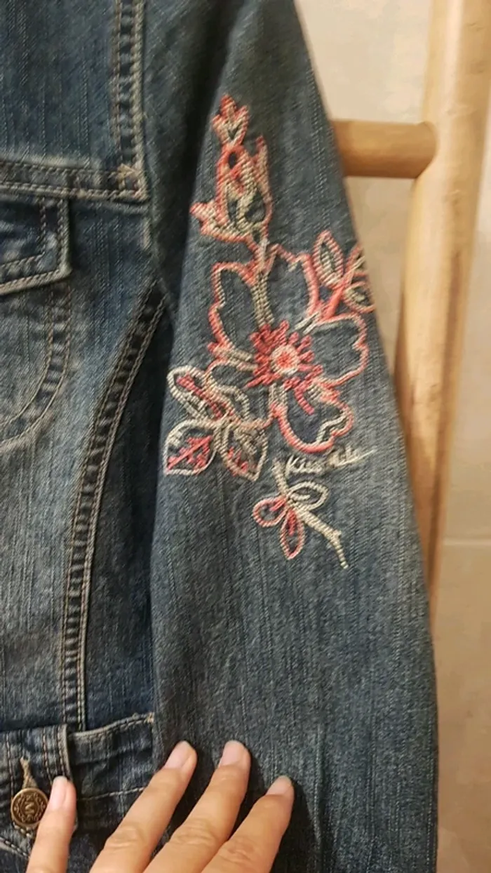 Veste en jean filles 10 ans avec broderie - photo numéro 3
