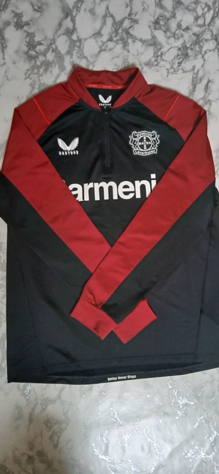 Haut d'entraînement officiel du bayer leverkusen année 2023-2024 taille L couleur noir et rouge - photo numéro 2