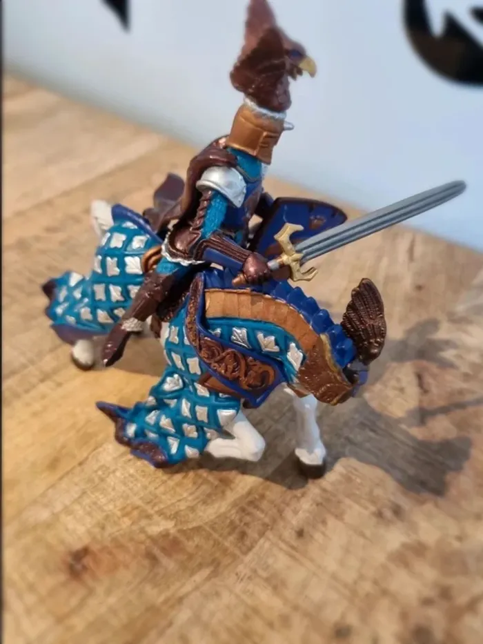 Figurine Papo - Le Cheval et le chevalier du Maître Cimier Aigle - photo numéro 5