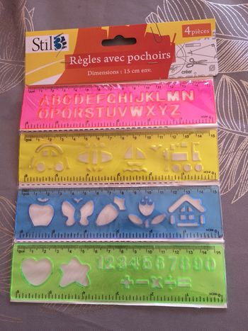 Lot de 4 règles pochoirs