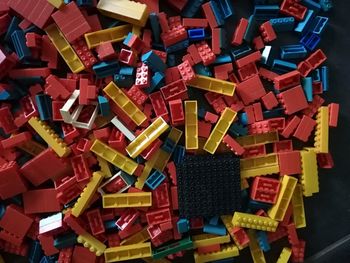 Lot de 572 briques de construction