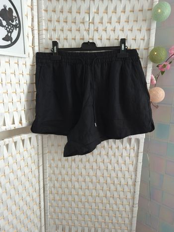 Joli short en lin OYSHO noir femme TL / 40