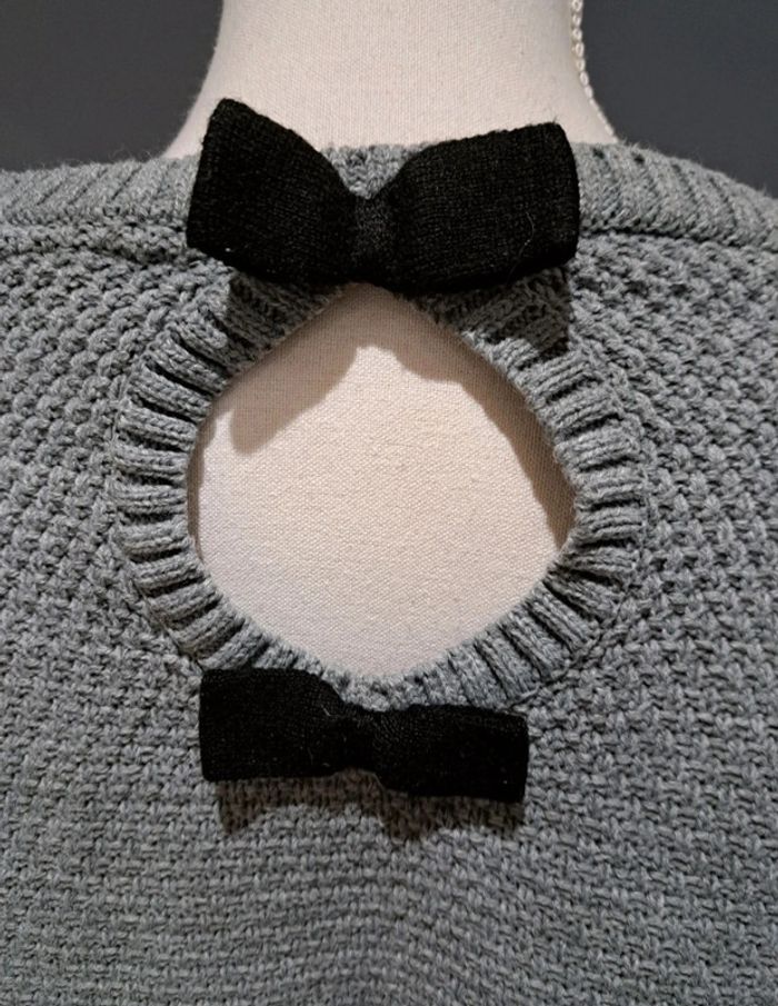 Pull gris et petits nœuds derrière taille L kiabi - photo numéro 3