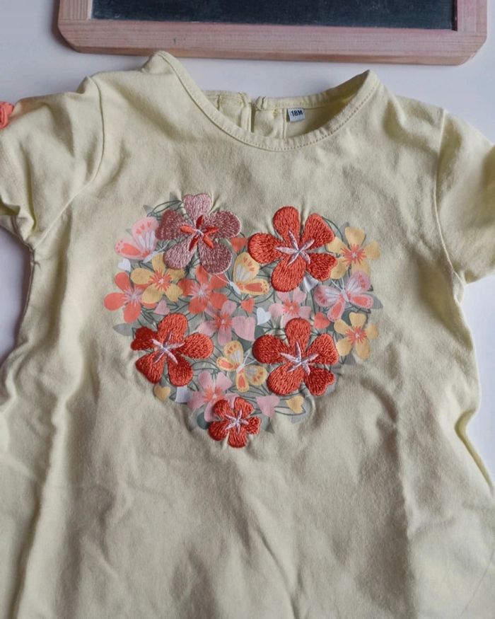 Ensemble fleuri legging et t-shirt Taille 18 mois en très bon état - photo numéro 2