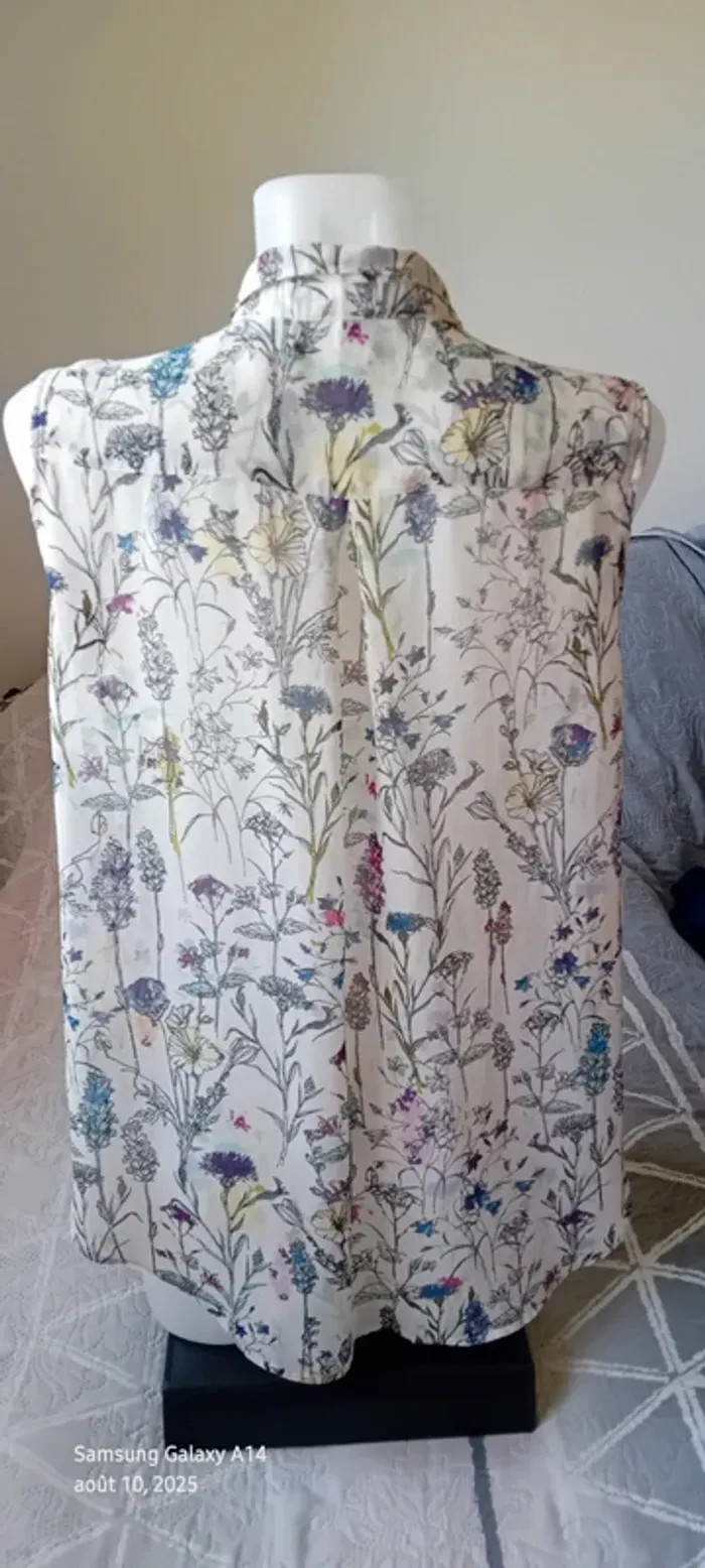 Blouse longue  sans manches assymetrique semitransparente motif fleurs femme 42 h&m - photo numéro 8