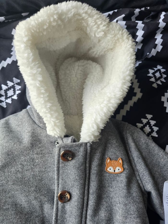 NEUF (non porté)🏷 😍🤩💙 superbe manteau chaud 6 mois garçon 😍🤩💙 - photo numéro 2