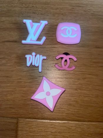 Lot 5 Jibbitz pour crocs neufs