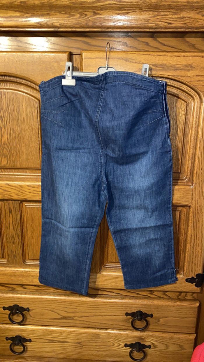 Pantacourt en jean femme enceinte