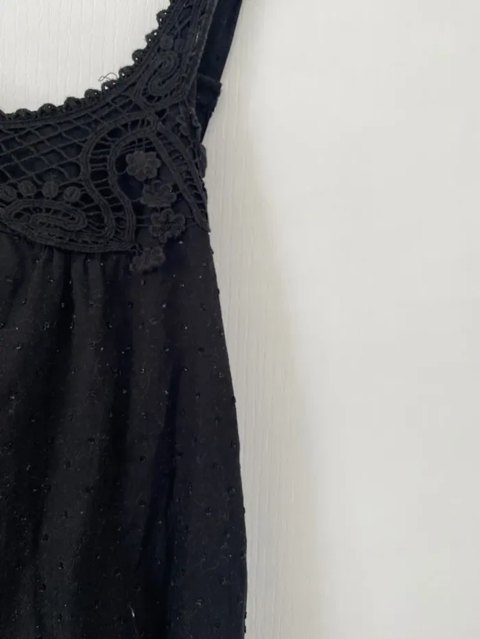 Robe noire à bretelle - photo numéro 3