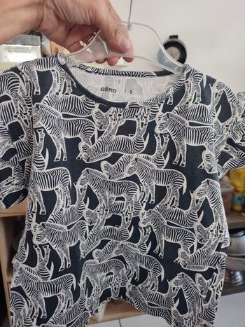 #kytie5ansfille. Tee-shirt manches courtes taille 5 ans