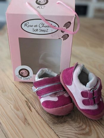 Chaussure premier pas - taille 18/19 très bon etat