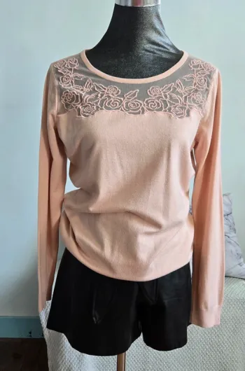 Très jolie pull mi-saisson Anne Weyburn.