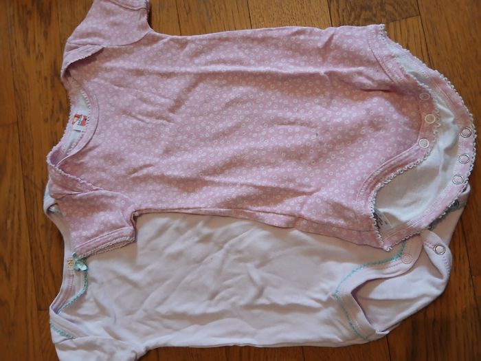 Lot vêtements fille 6 mois - photo numéro 8