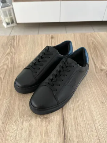 Paire de basket de service en cuir Robur taille 38 neuve