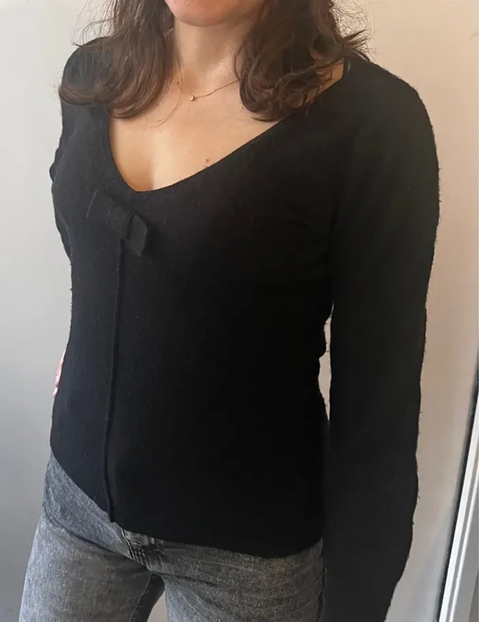 Pull décolleté en cachemire avec petit noeud