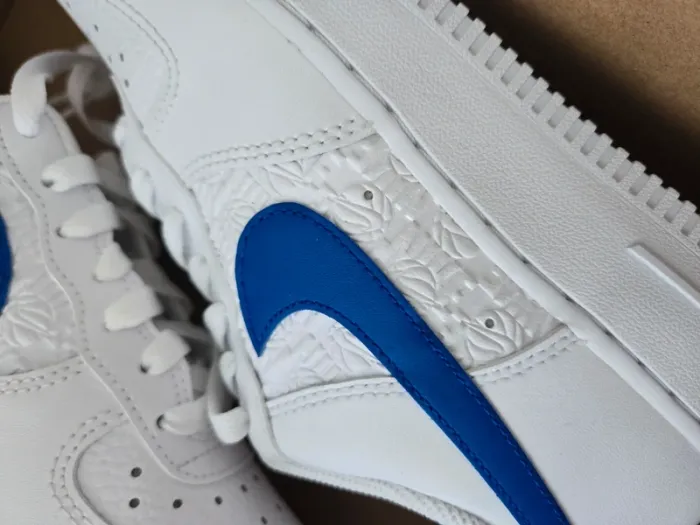 Nike air force 1 taille 38,5 neuves blanc bleu édition basket ball - photo numéro 2