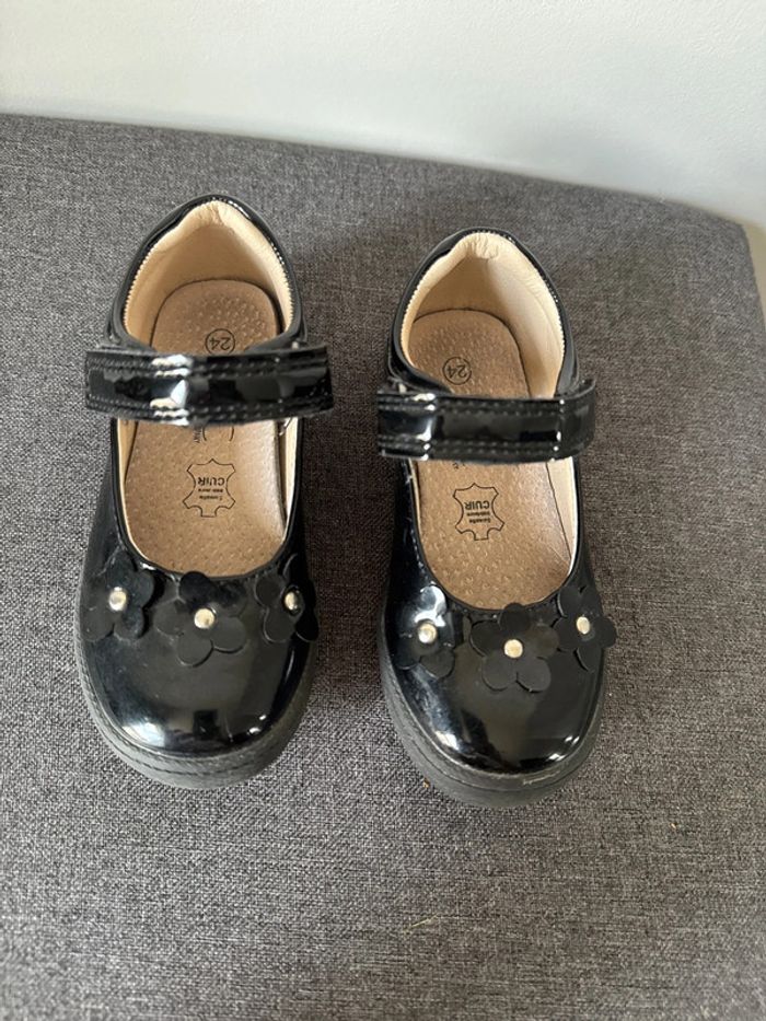 🥿Jolie chaussures à scratch tous les jours ou cérémonie fille en cuir - taille 24 - FPC- bon état - photo numéro 2