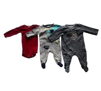 Lot de vêtement enfant ( 3 mois)