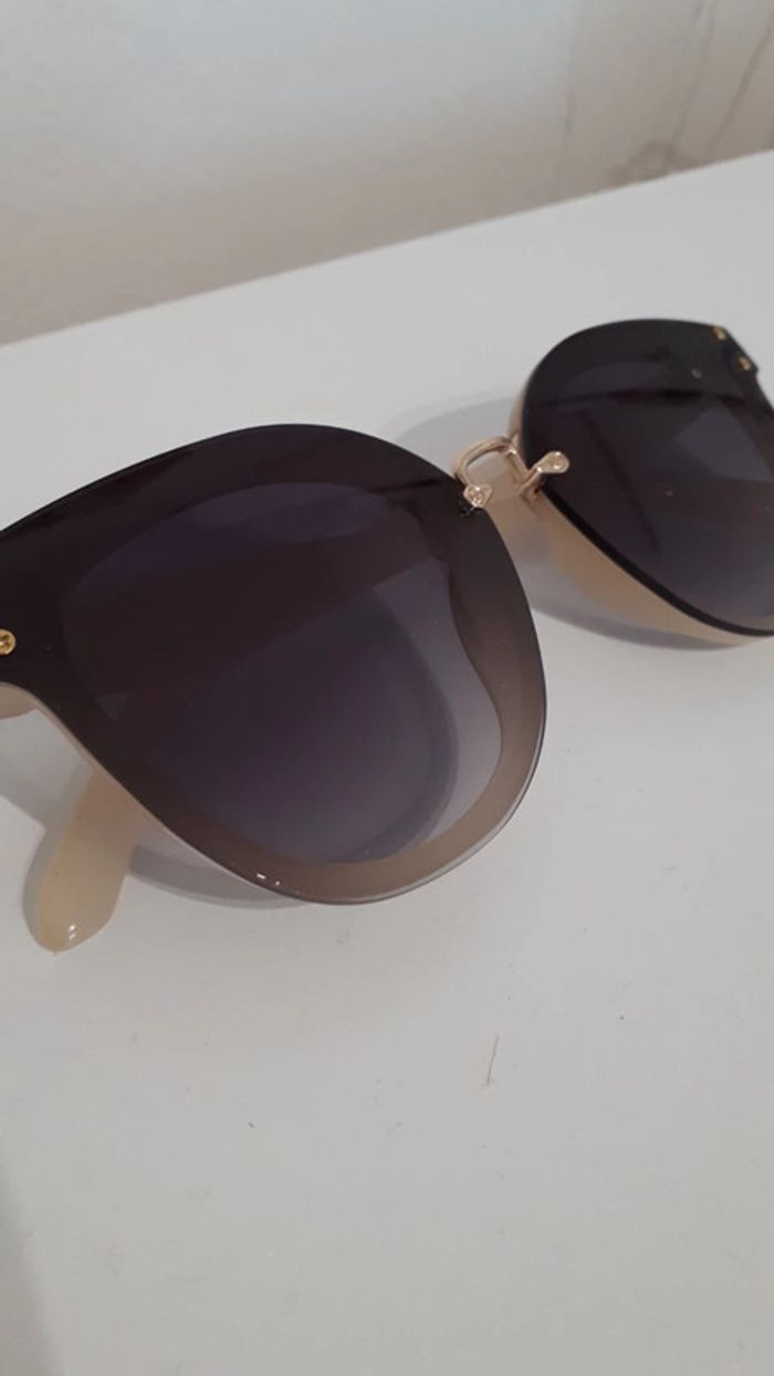 Lunette de soleil neuve tendance - photo numéro 2