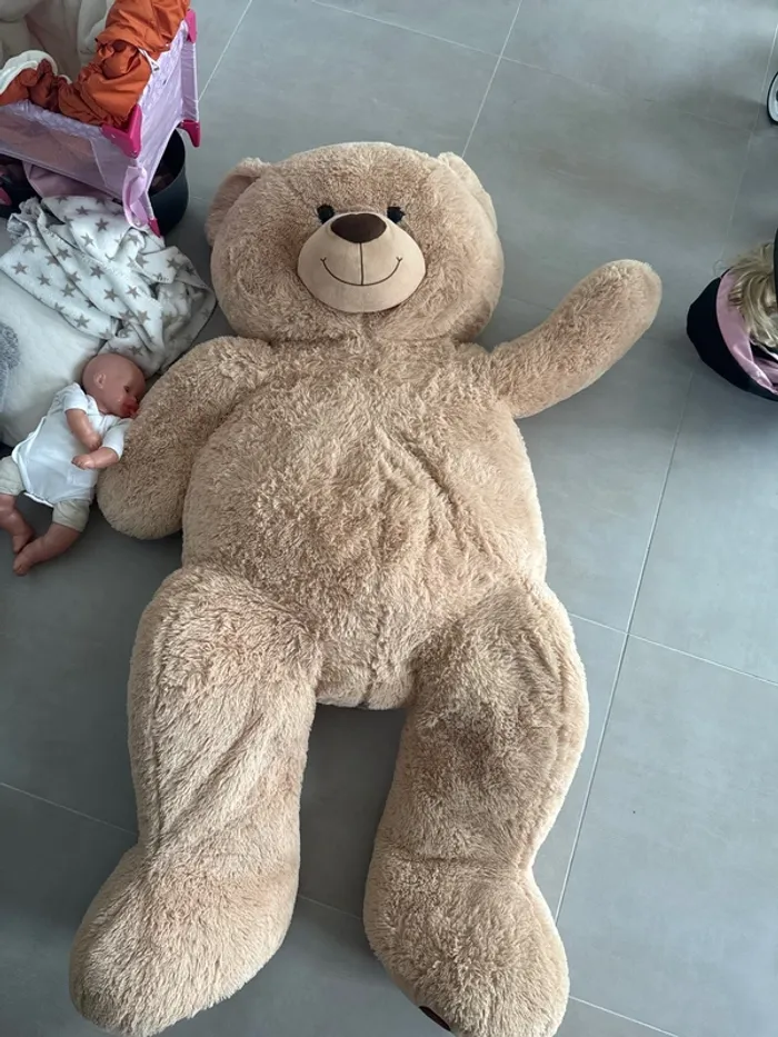 Grand ours en peluche parfait pour décoration chambre babyshower baptême ou autre