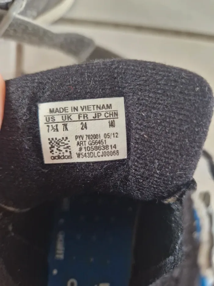 Baskets Adidas enfant taille 24 - photo numéro 10