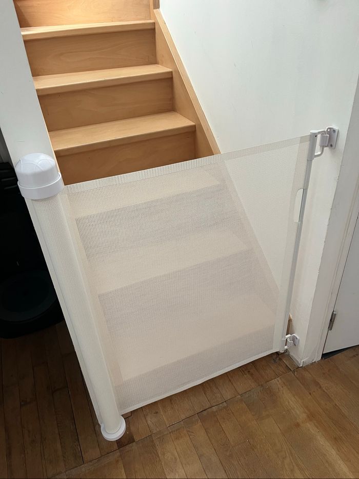 Barrière escalier rétractable
