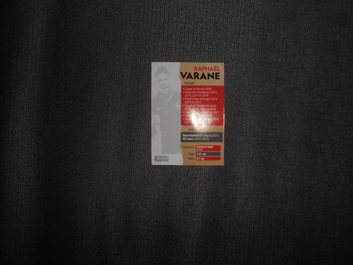 Carte Panini Family: Raphael Varane (C7) à 0,50 EURO - photo numéro 2