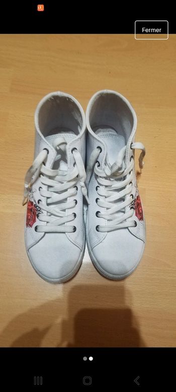 Basket blanche avec motif