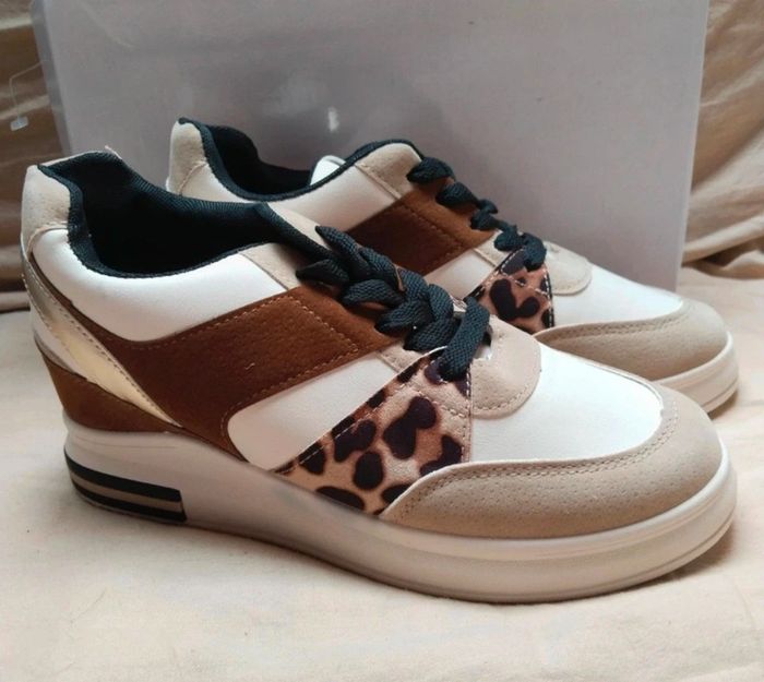 Magnifiques baskets compensées femme pointure 39 - photo numéro 2