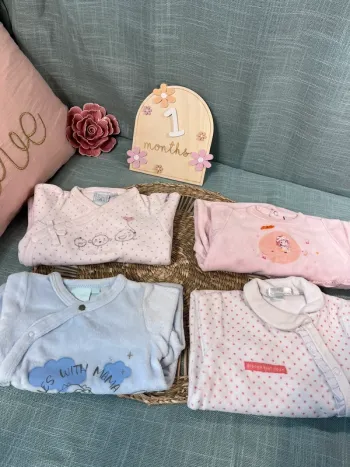 Lot 4 pyjamas velours taille 1 mois