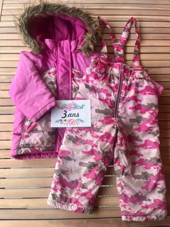 Ensemble de ski rose