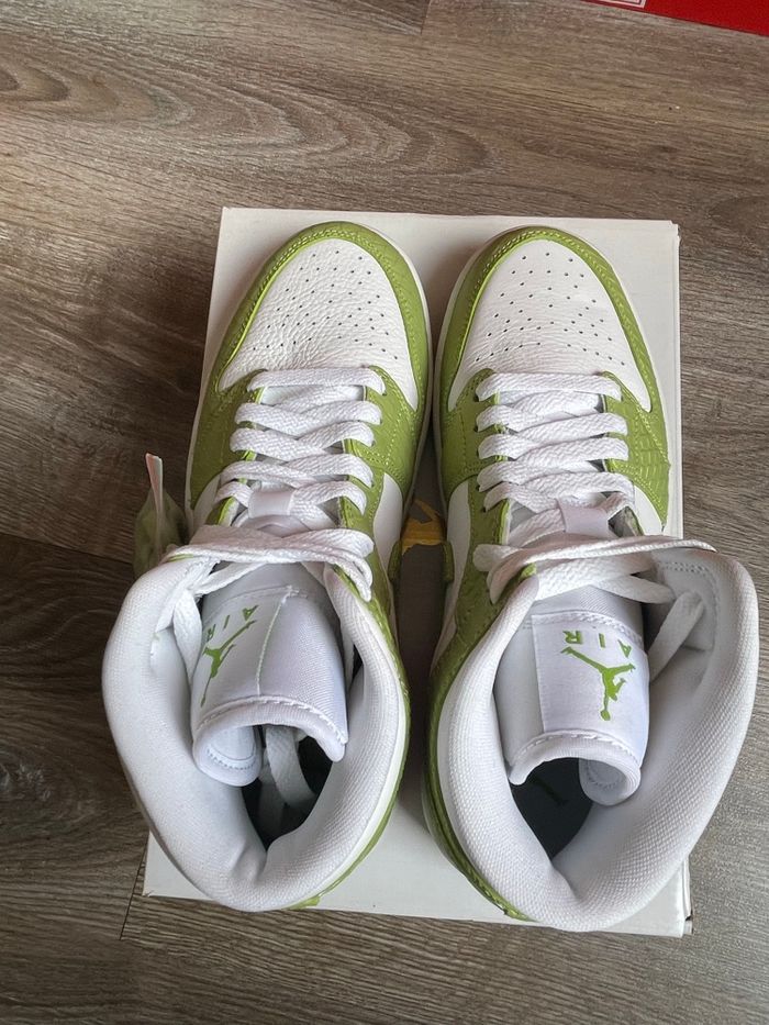 Nike Jordan 1 Mid Green Python - photo numéro 8