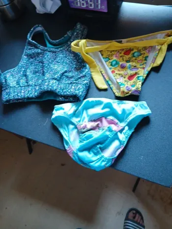 Lot fille bain 4 ans