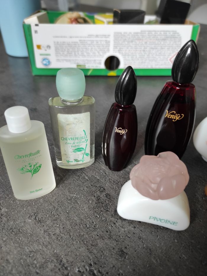 Lot 10 miniatures Parfum Yves Rocher - photo numéro 2