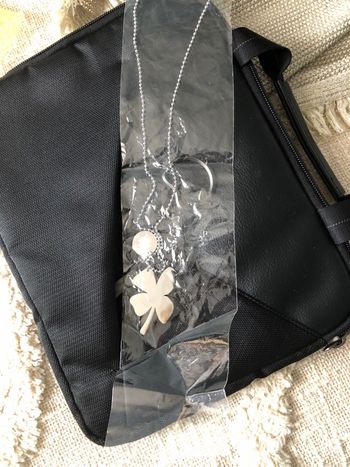 Sautoir argenté trèfles