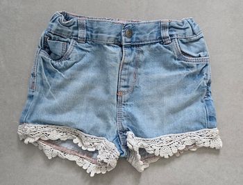 Short fille