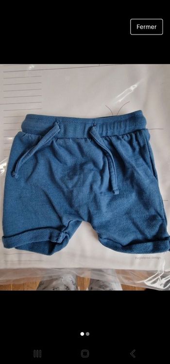 Short bleu