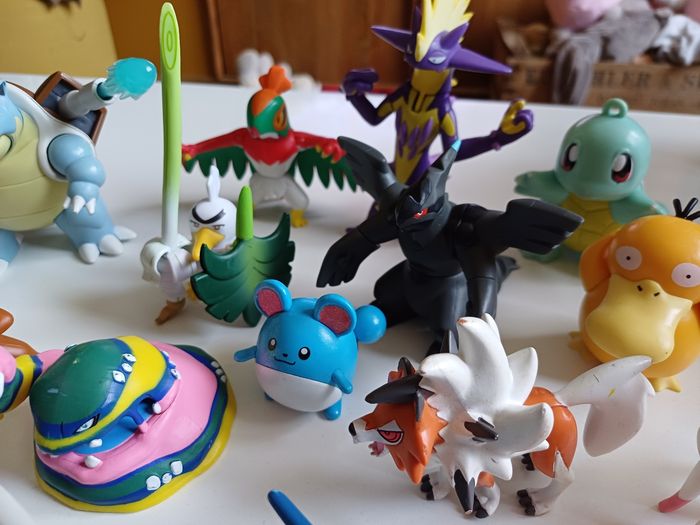 Lot de 17 grandes figurines Pokémon - photo numéro 4